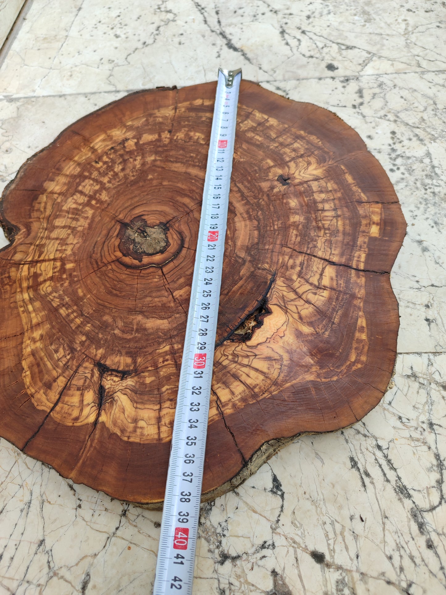 Rare Olive Wood Slab – Live Edge, Unique Grain, Sustainable Luxury – 33x39x2.5cm