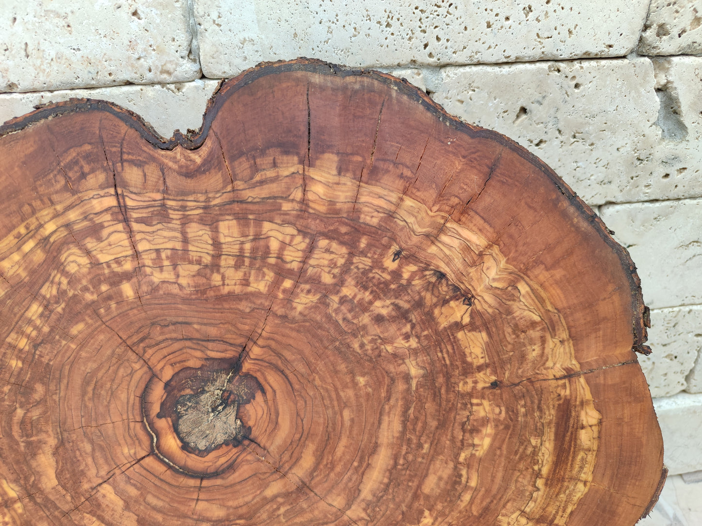 Rare Olive Wood Slab – Live Edge, Unique Grain, Sustainable Luxury – 33x39x2.5cm