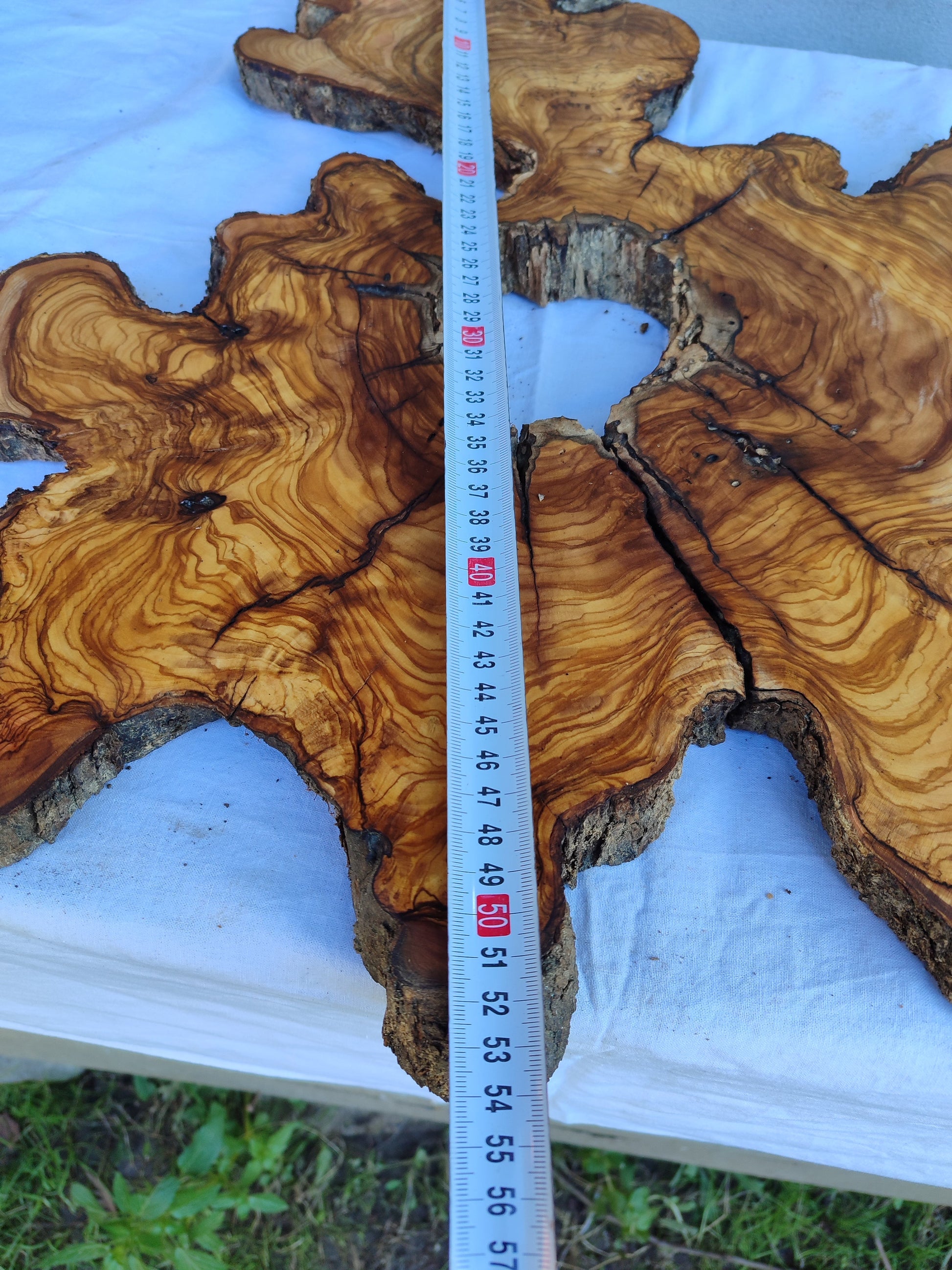 Rare Olive Wood Slab Set 2pcs 53x53cm - Super Dry 3% Moisture - Live Edge for Epoxy Resin, Guitar Body & Luxury Decor - Unique Grain.