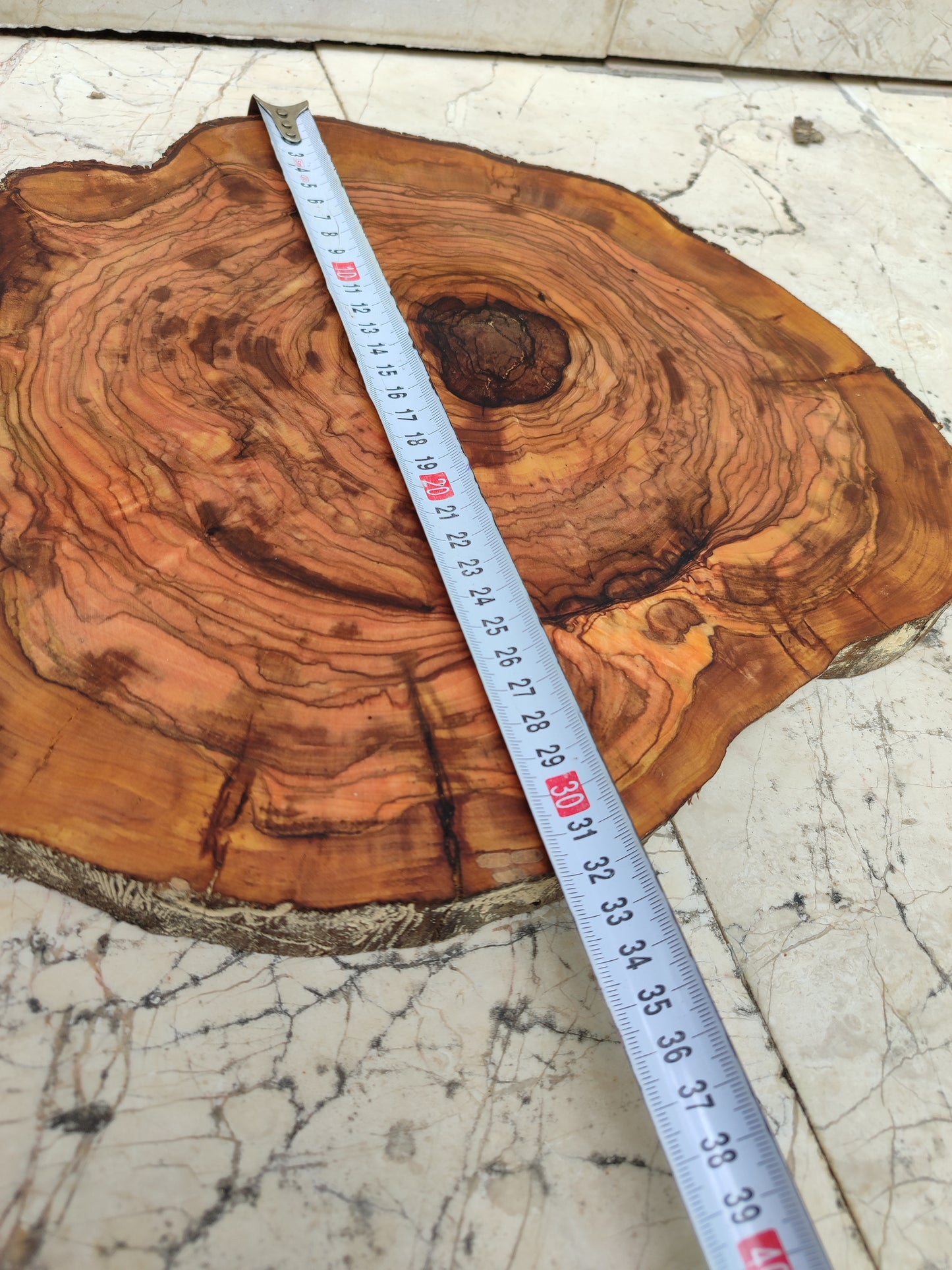 Rare Olive Wood Slab – Live Edge, Unique Grain, Sustainable Luxury – 32x38x2.5 cm