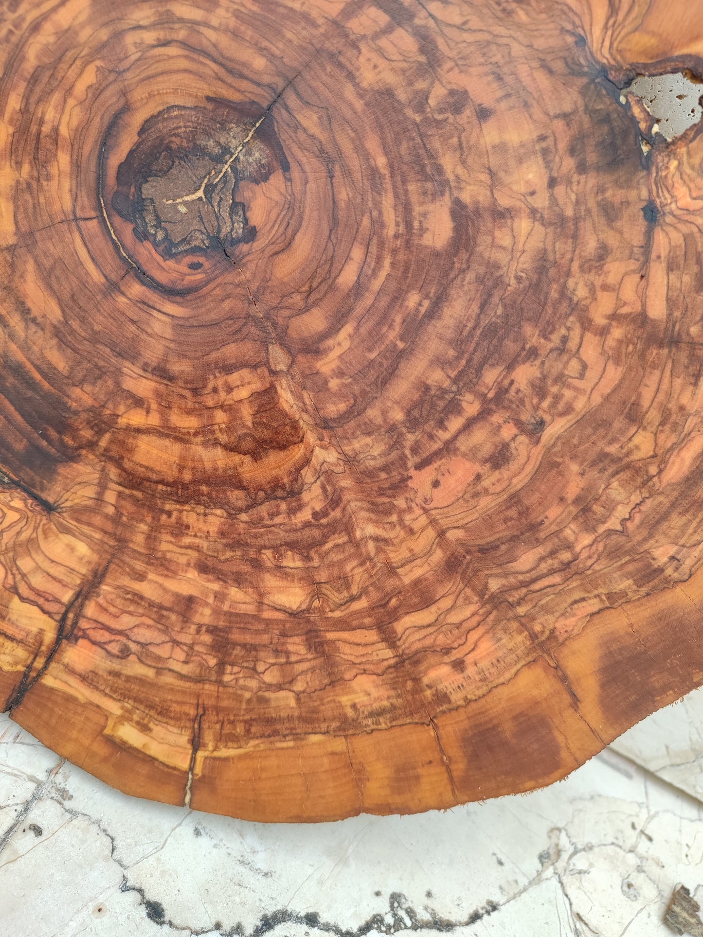 Rare Olive Wood Slab - Live Edge Premium Natural Luster - Sustainable Luxury, Unique Grain, 33x40x2.5 cm