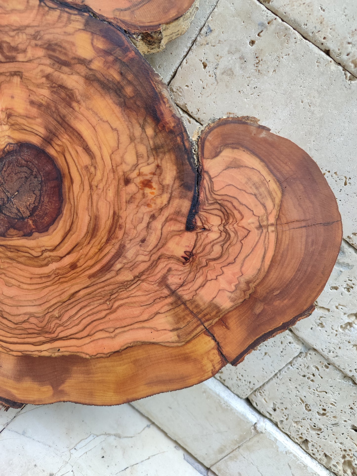 Rare Live Edge Olive Wood Slab – 33x40cm, Unique Grain, Natural Luster, Sustainable Luxury for Epoxy & Crafts