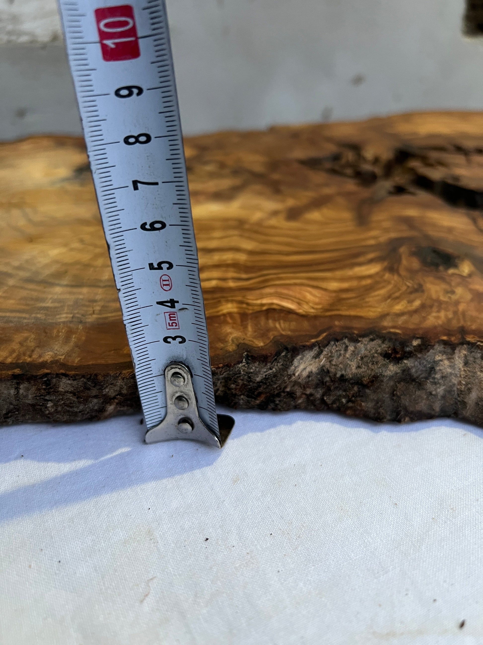 Rare Live Edge Olive Wood Slab 41x65cm | Unique Grain for Epoxy Resin, Luthier & Luxury Decor | Sustainable Premium DIY Material.