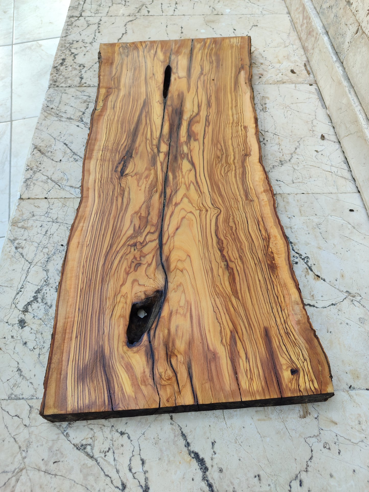 Rare Olive Wood Live Edge Slab – 35x79x2.7 cm – Natural Luster, Unique Grain, Sustainable Luxury