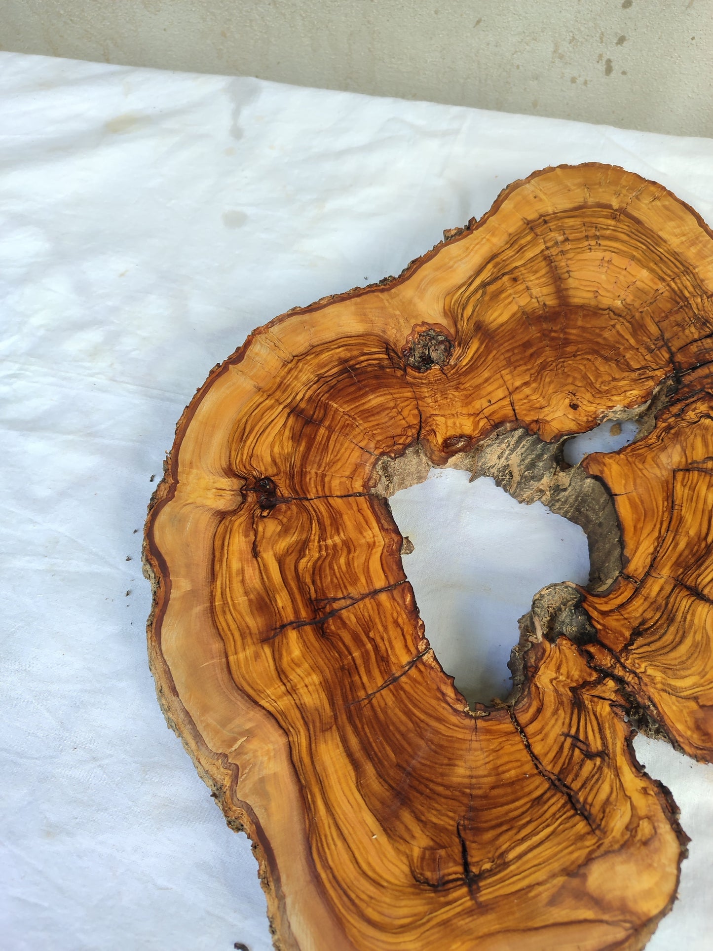 Rare Olive Wood Live Edge Slab – Premium Sustainable Luxury Unique Grain 29x39x3 cm - Olive Generic