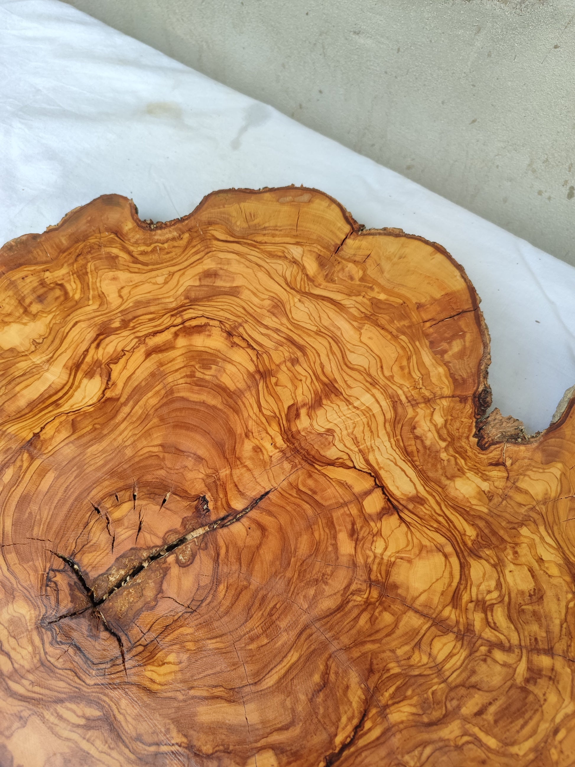 Rare Olive Wood Live Edge Slab – 39x44x3 cm Unique Grain Sustainable Luxury for Epoxy & Luxury Crafts - Olive Generic