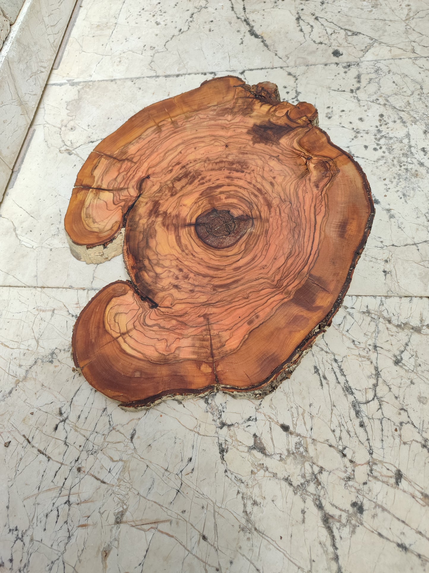 Rare Olive Wood Slab – Live Edge Unique Grain, Sustainable Luxury, 32x40x2.5cm