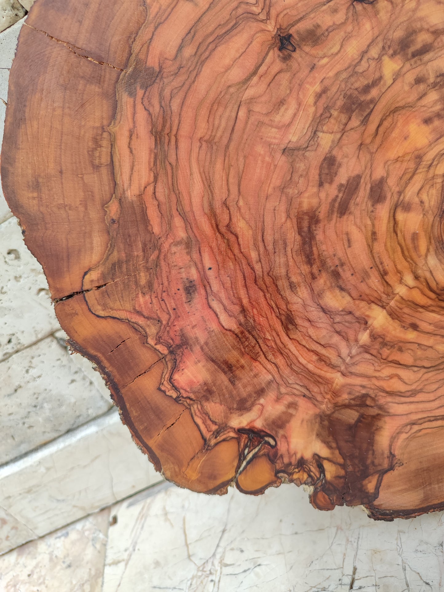 Rare Live Edge Olive Wood Slab - Premium 100% Natural - Unique Grain - Sustainable Luxury - 32x38x2.49 cm