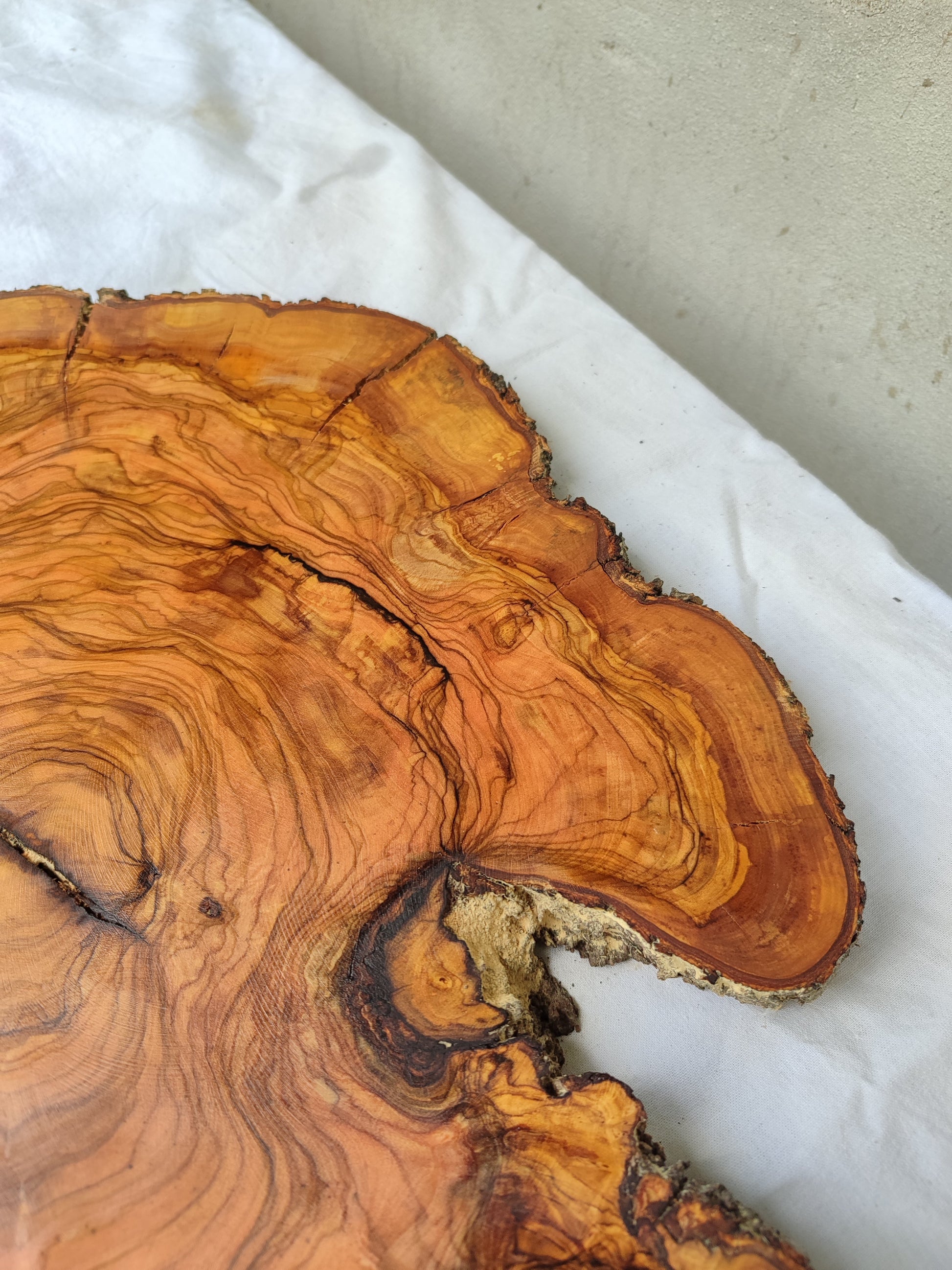 Rare Olive Wood Slab – Live Edge Unique Grain Sustainable Luxury – 39x43x2.5cm Premium Natural Luster Epoxy Friendly