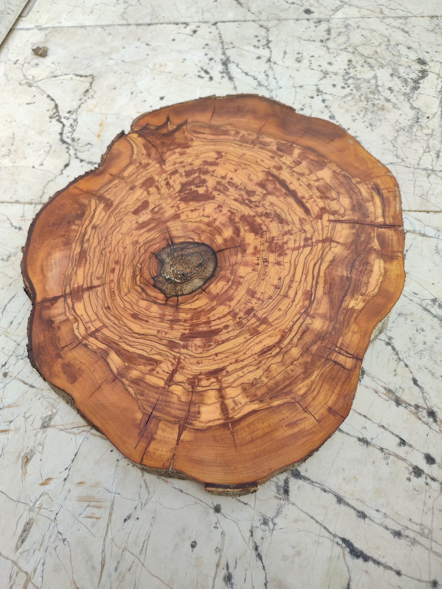 Rare Olive Wood Slab – Live Edge, Unique Grain, Sustainable Luxury – Premium Natural Luster for Epoxy & Artisan Crafts (31x37x2.5 cm)
