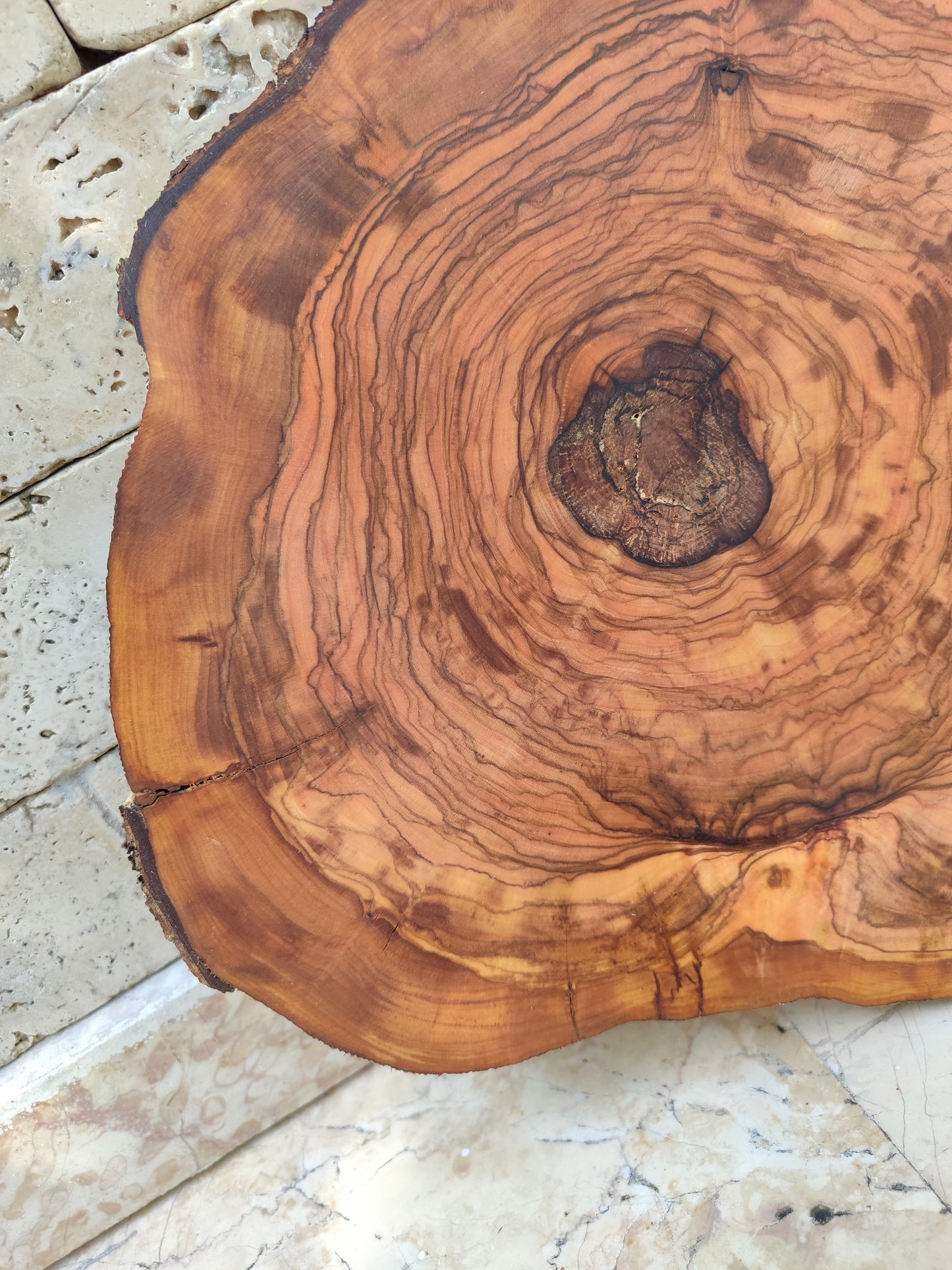 Rare Olive Wood Slab – Live Edge, Unique Grain – 32x38x2.5cm – Sustainable Luxury for Epoxy, Coffee Table & Guitar