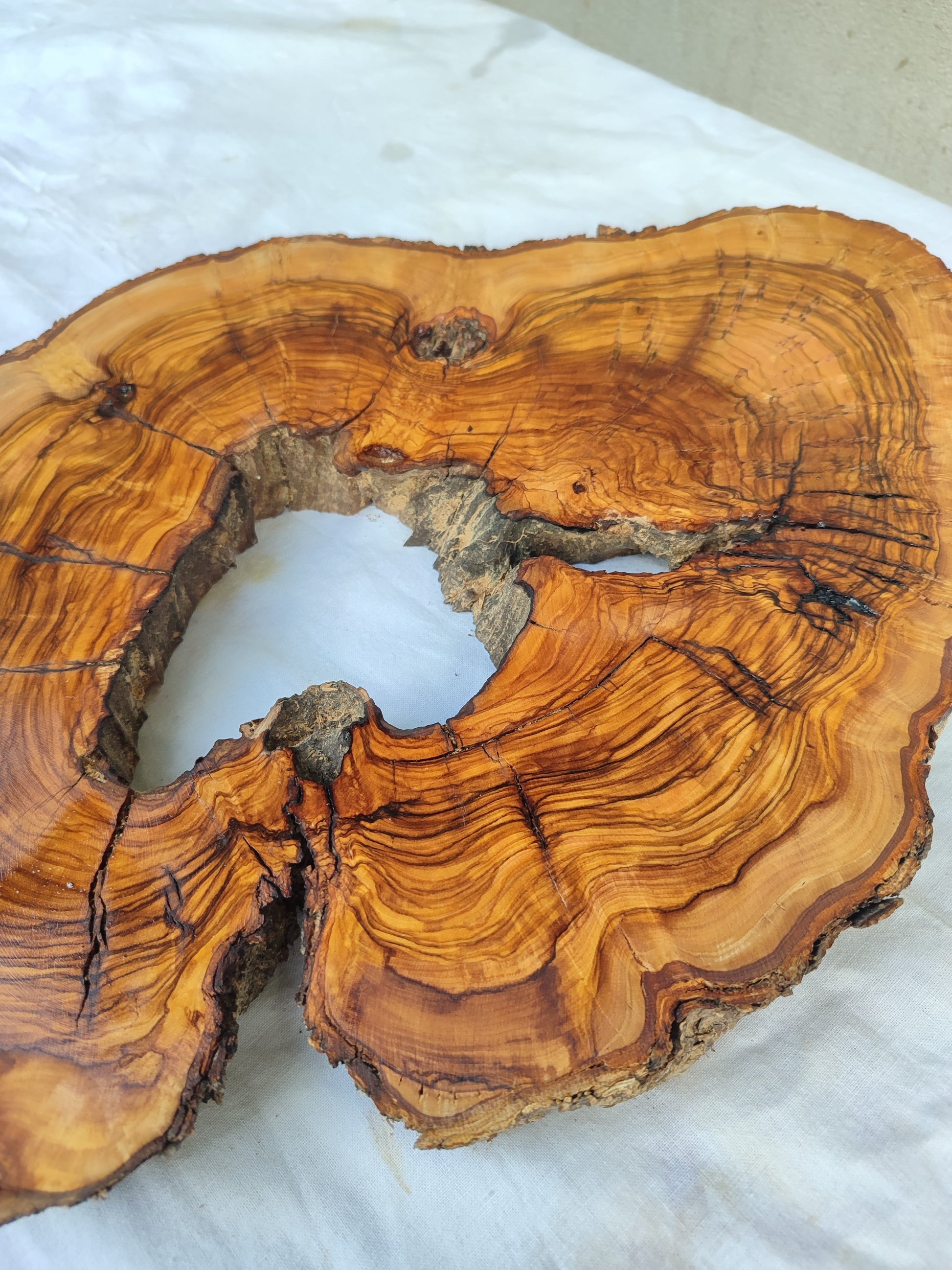 Rare Olive Wood Live Edge Slab – Premium Sustainable Luxury Unique Grain 29x39x3 cm - Olive Generic