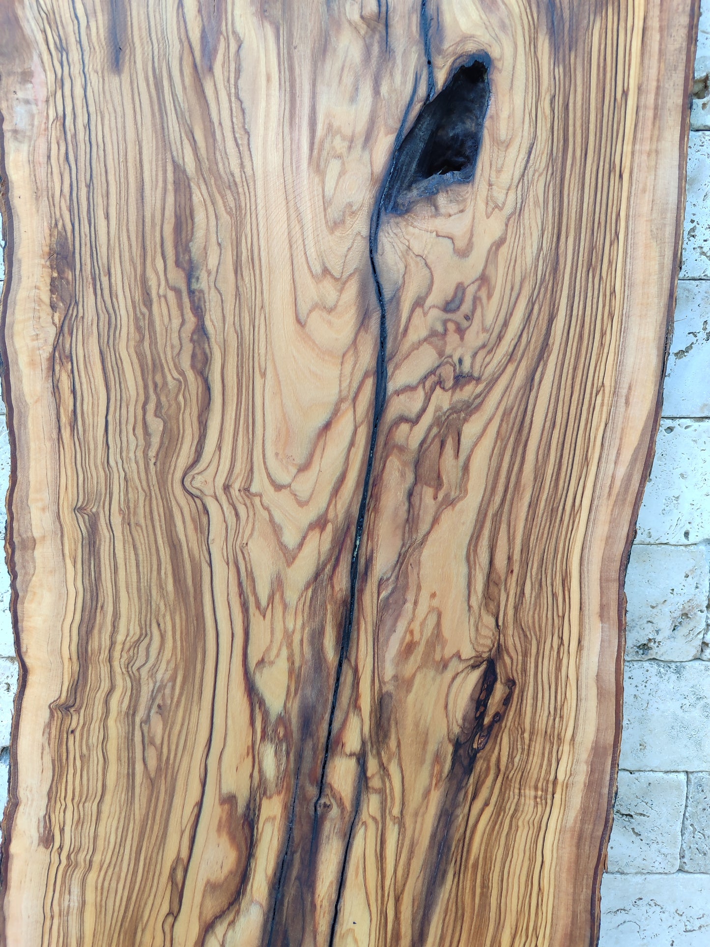 Rare Olive Wood Live Edge Slab – 35x79x2.7 cm – Natural Luster, Unique Grain, Sustainable Luxury