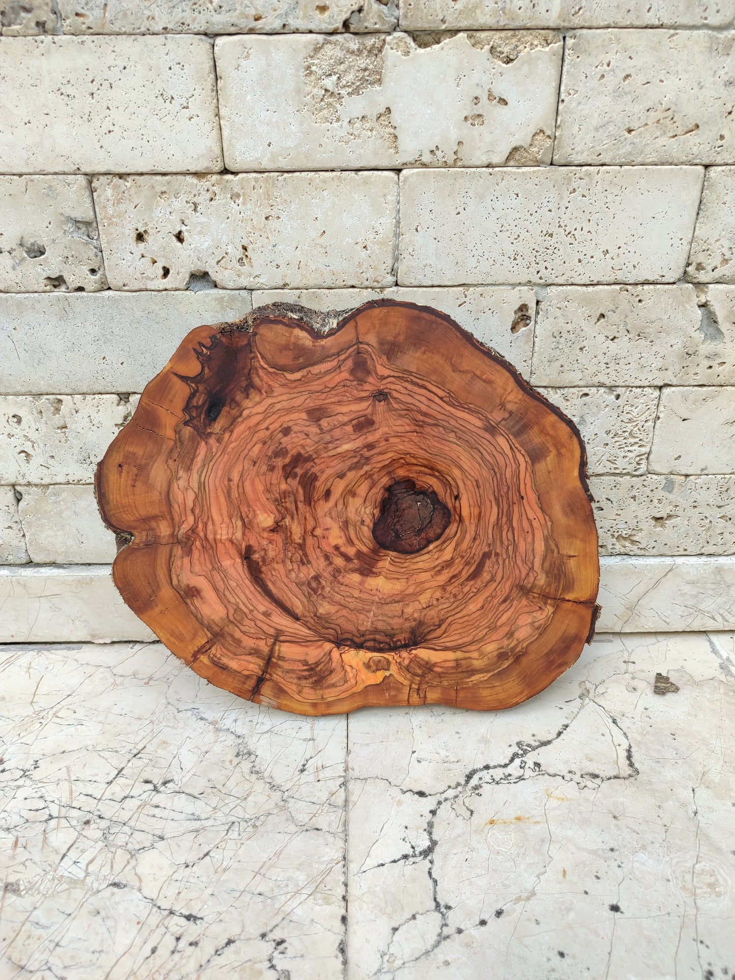 Rare Olive Wood Slab – Live Edge, Unique Grain, Sustainable Luxury – 32x38x2.5 cm
