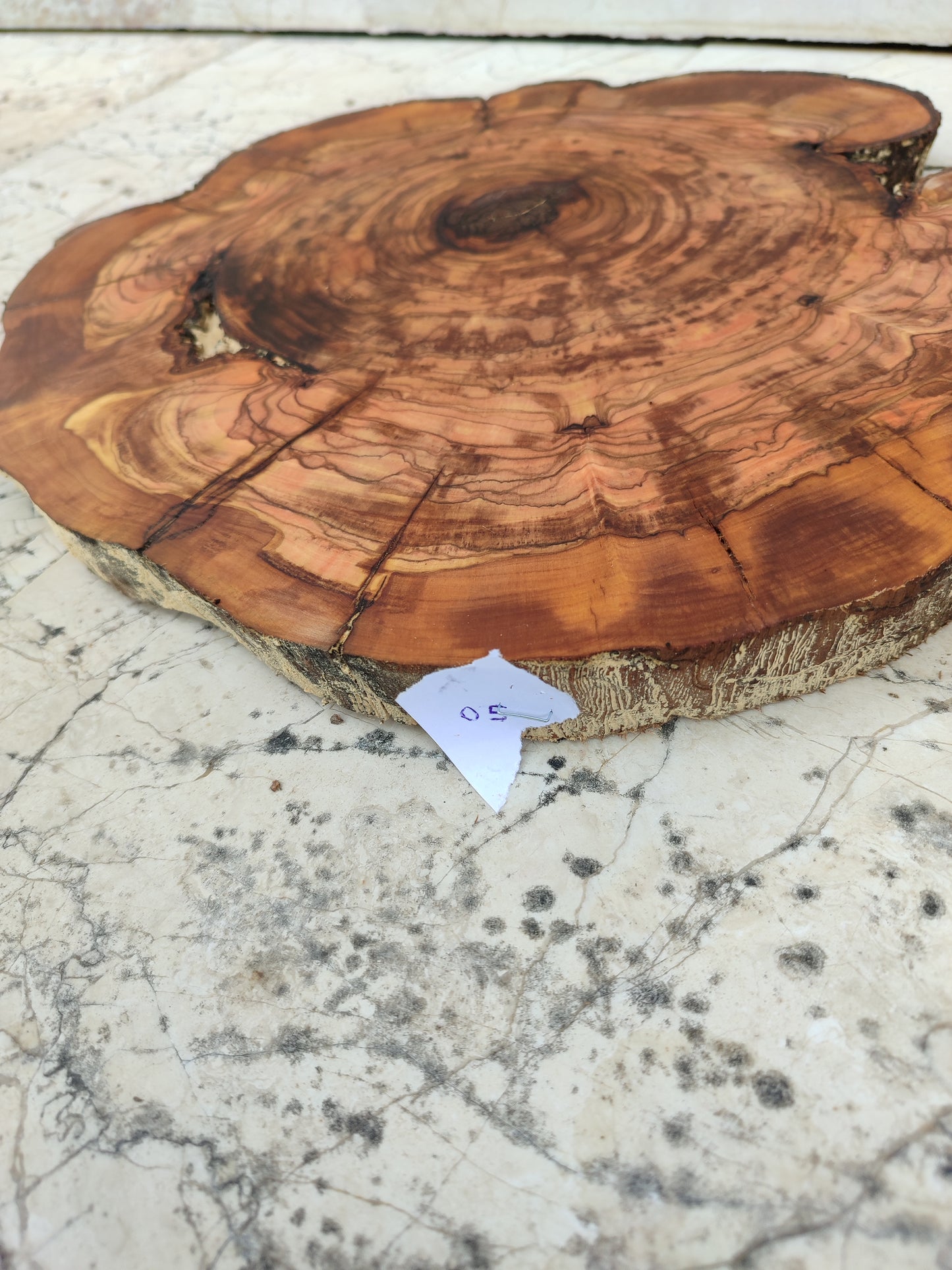 Rare Olive Wood Slab – Live Edge, Unique Grain, Sustainable Luxury – 33x39x2.5cm