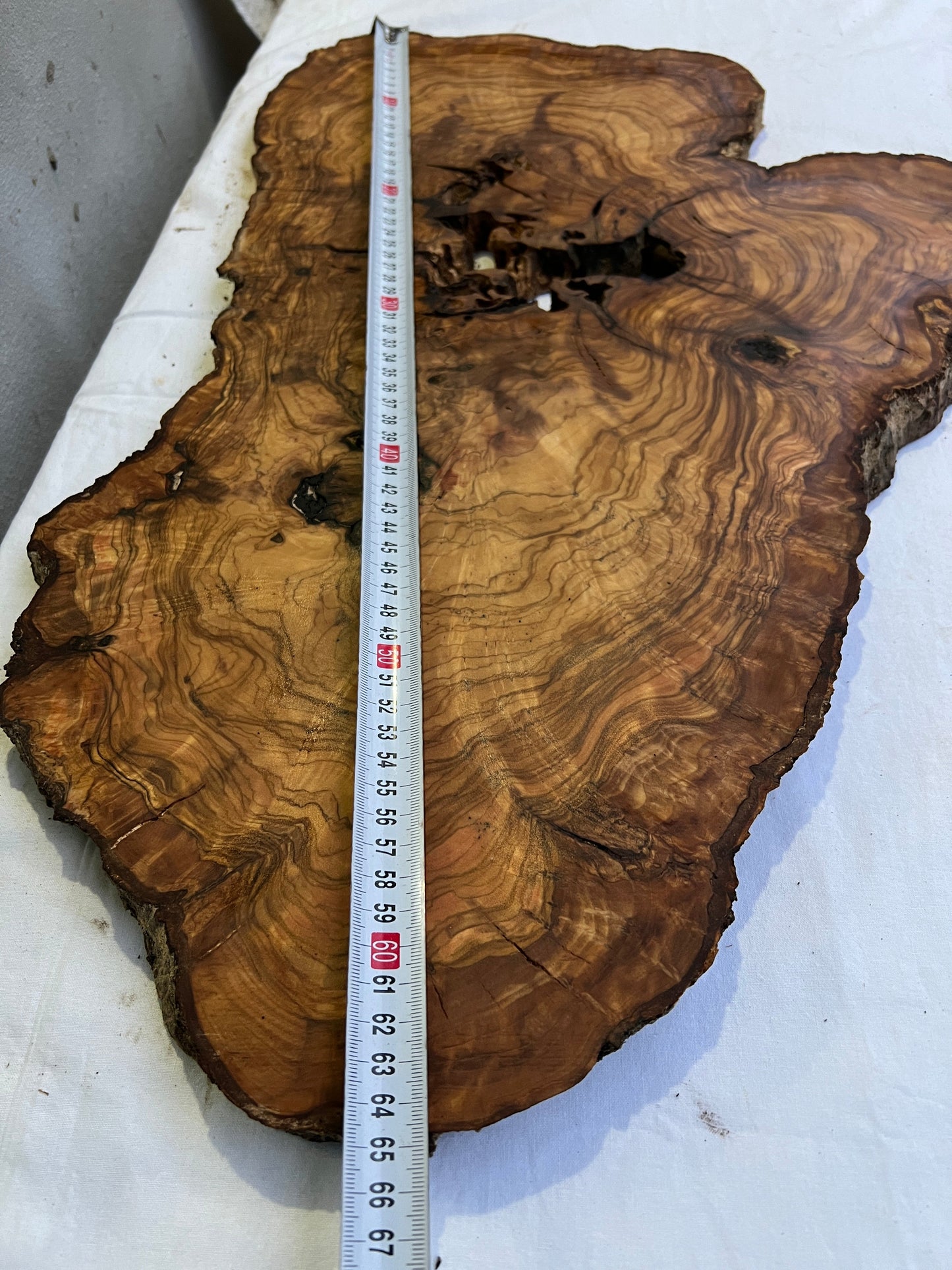 Rare Live Edge Olive Wood Slab 41x65cm | Unique Grain for Epoxy Resin, Luthier & Luxury Decor | Sustainable Premium DIY Material.