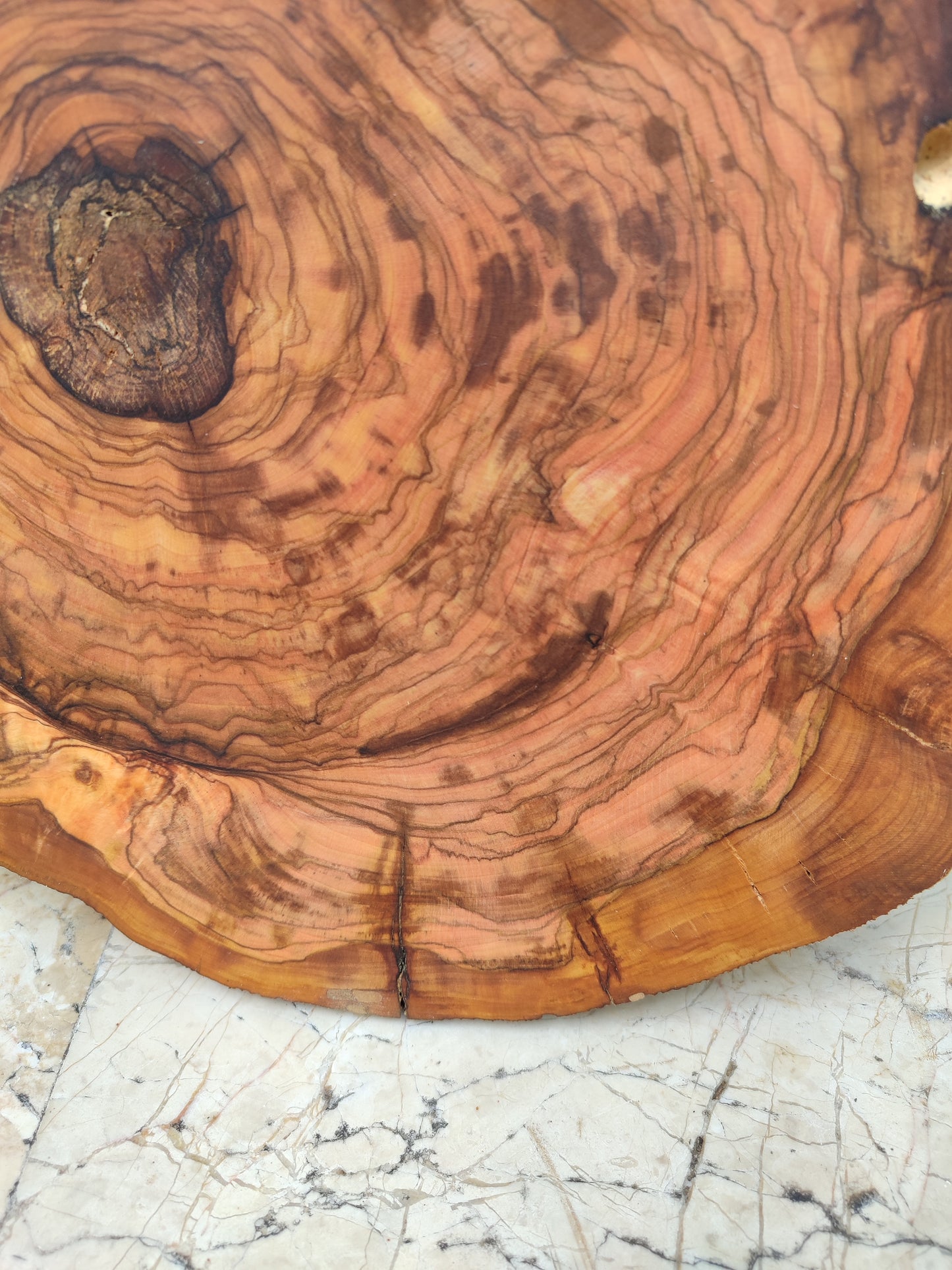 Rare Olive Wood Slab – Live Edge, Unique Grain – 32x38x2.5cm – Sustainable Luxury for Epoxy, Coffee Table & Guitar