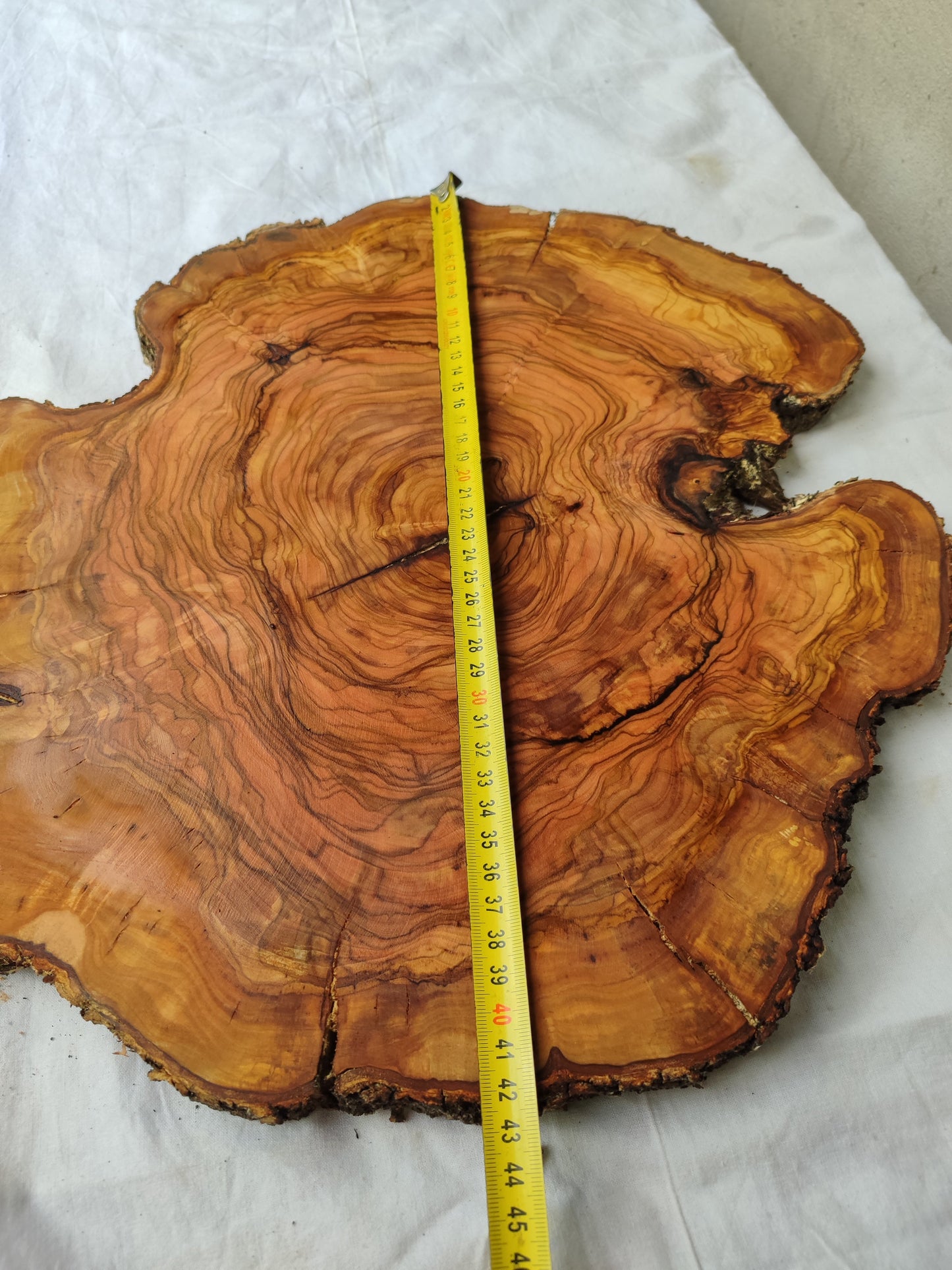 Rare Olive Wood Slab – Live Edge Unique Grain Sustainable Luxury – 40x42x2.5cm Premium Natural Luster - Olive Generic