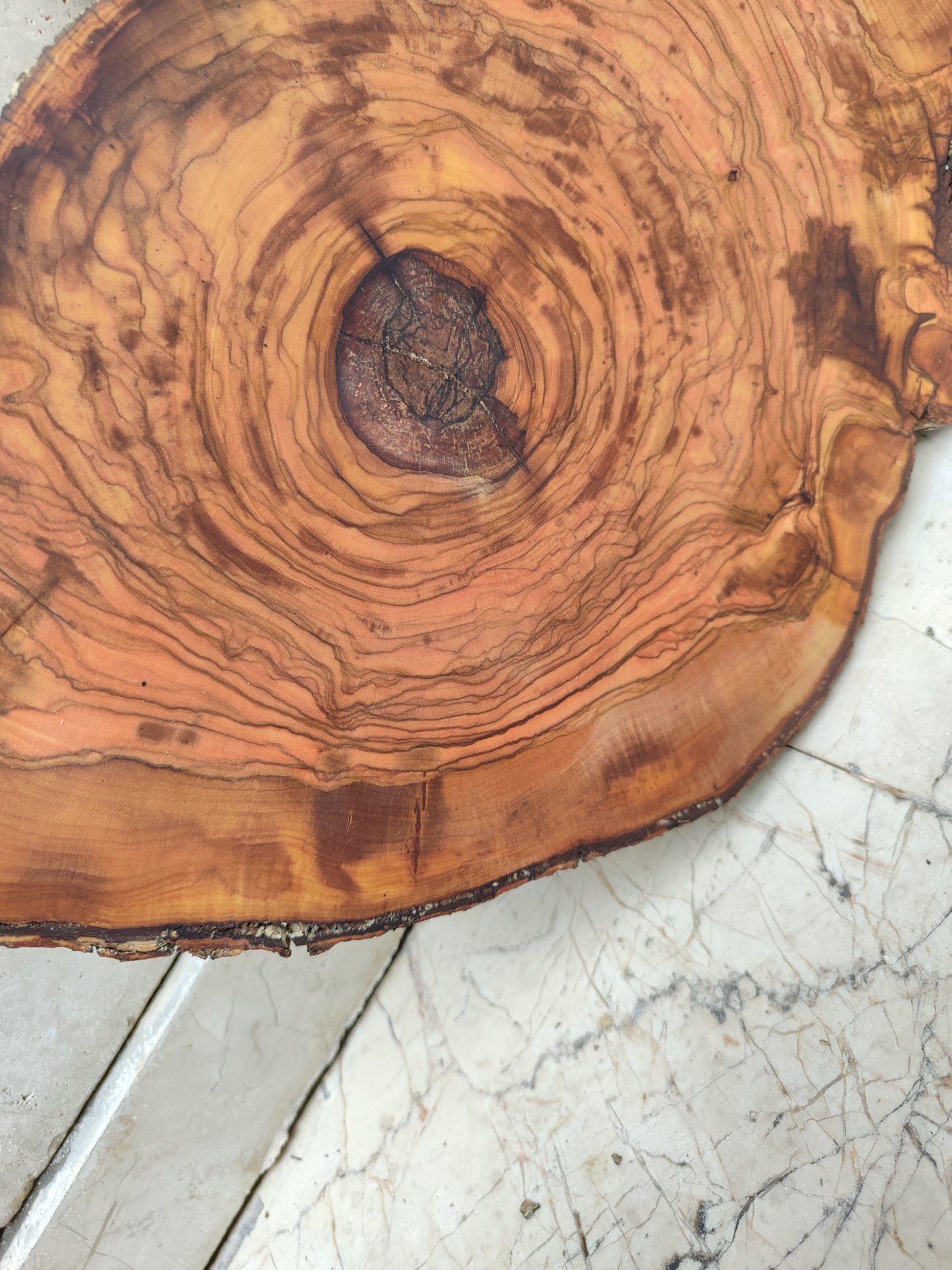 Rare Olive Wood Slab – Live Edge Unique Grain, Sustainable Luxury, 32x40x2.5cm