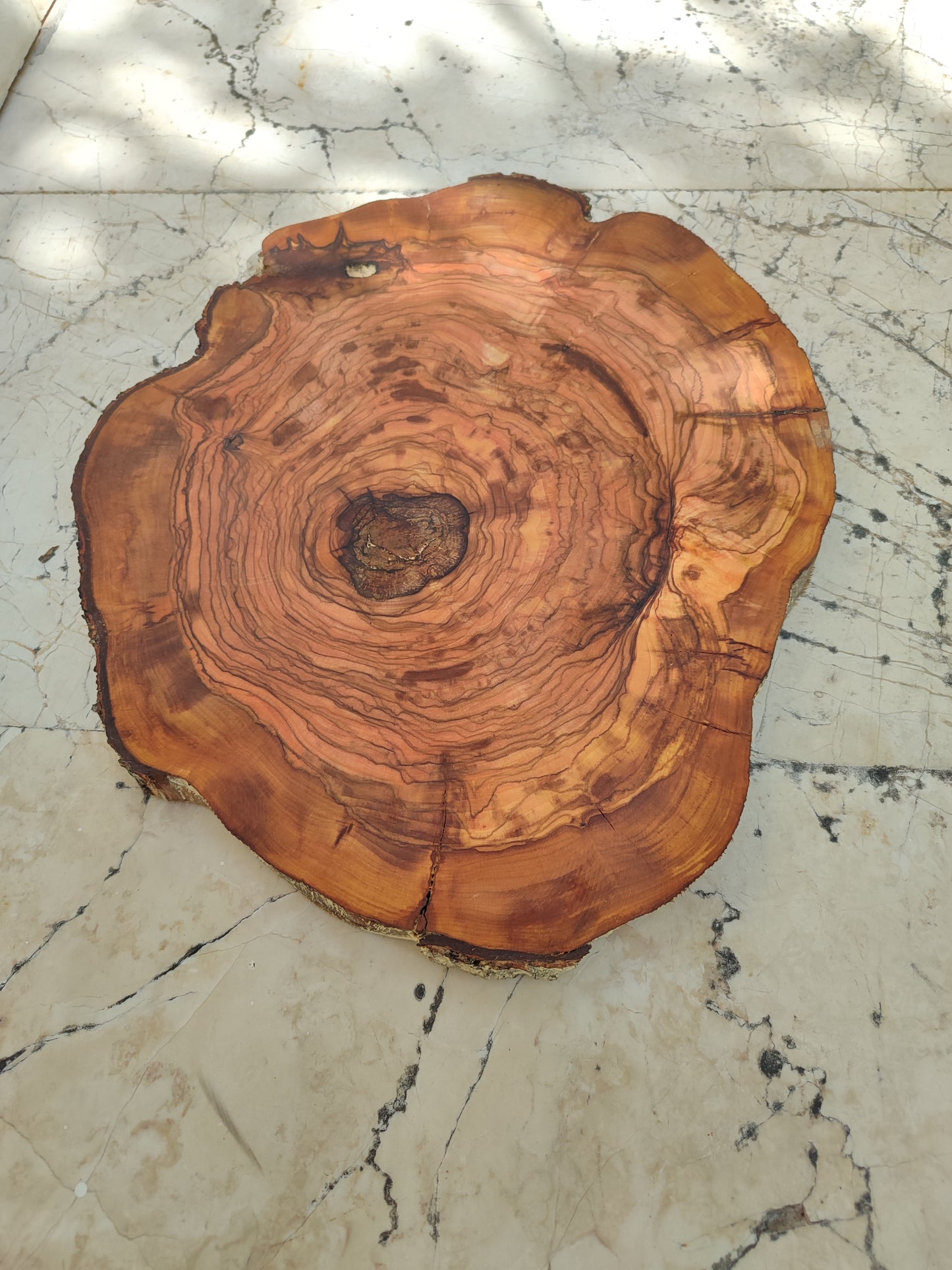 Rare Olive Wood Slab – Live Edge, Unique Grain – 32x38x2.5cm – Sustainable Luxury for Epoxy, Coffee Table & Guitar