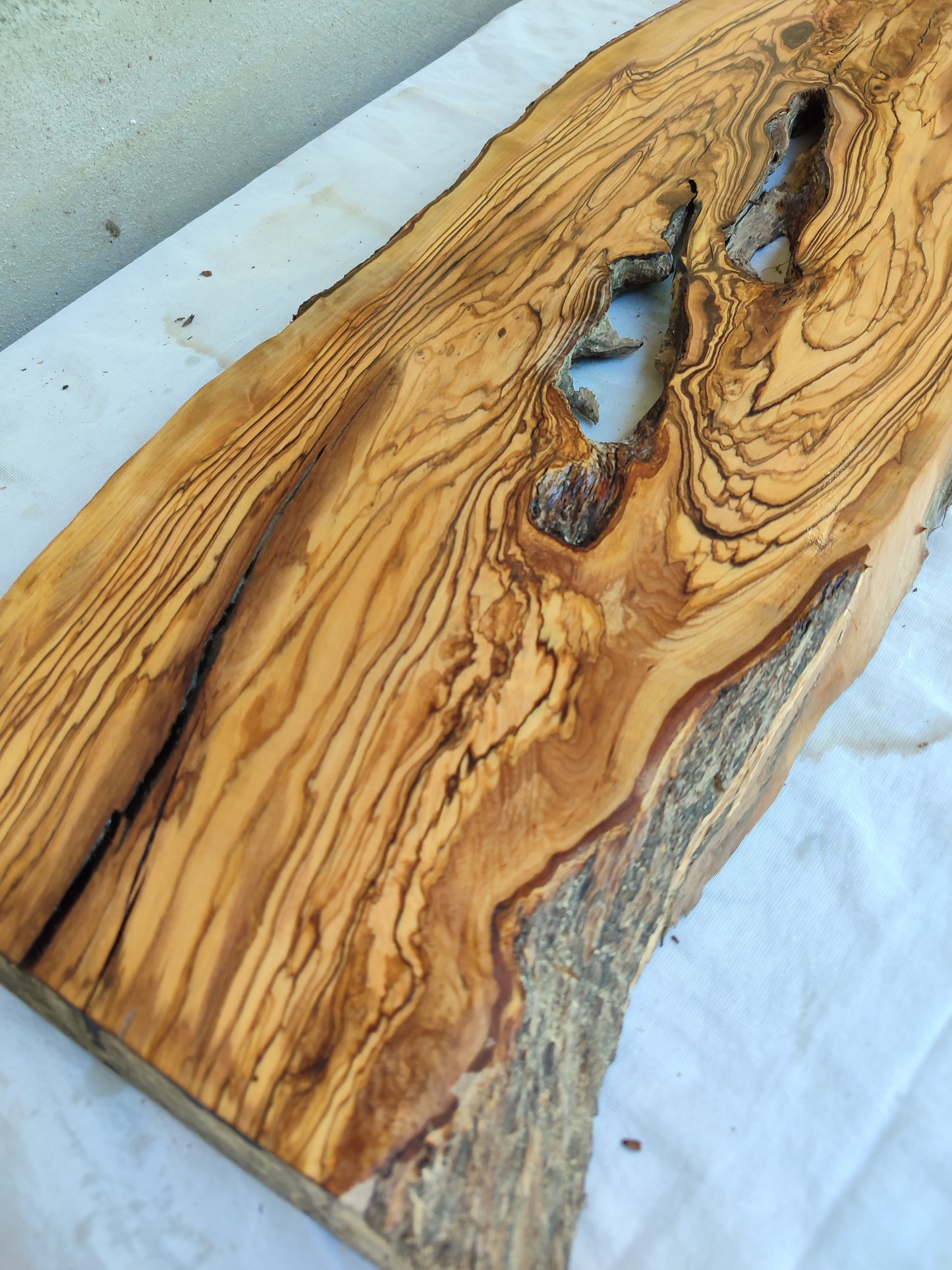 Rare Olive Wood Live Edge Slab – 28x80x3 cm – Unique Grain, Sustainable Luxury, Super Dry & Natural Luster for Epoxy, Table & Craft