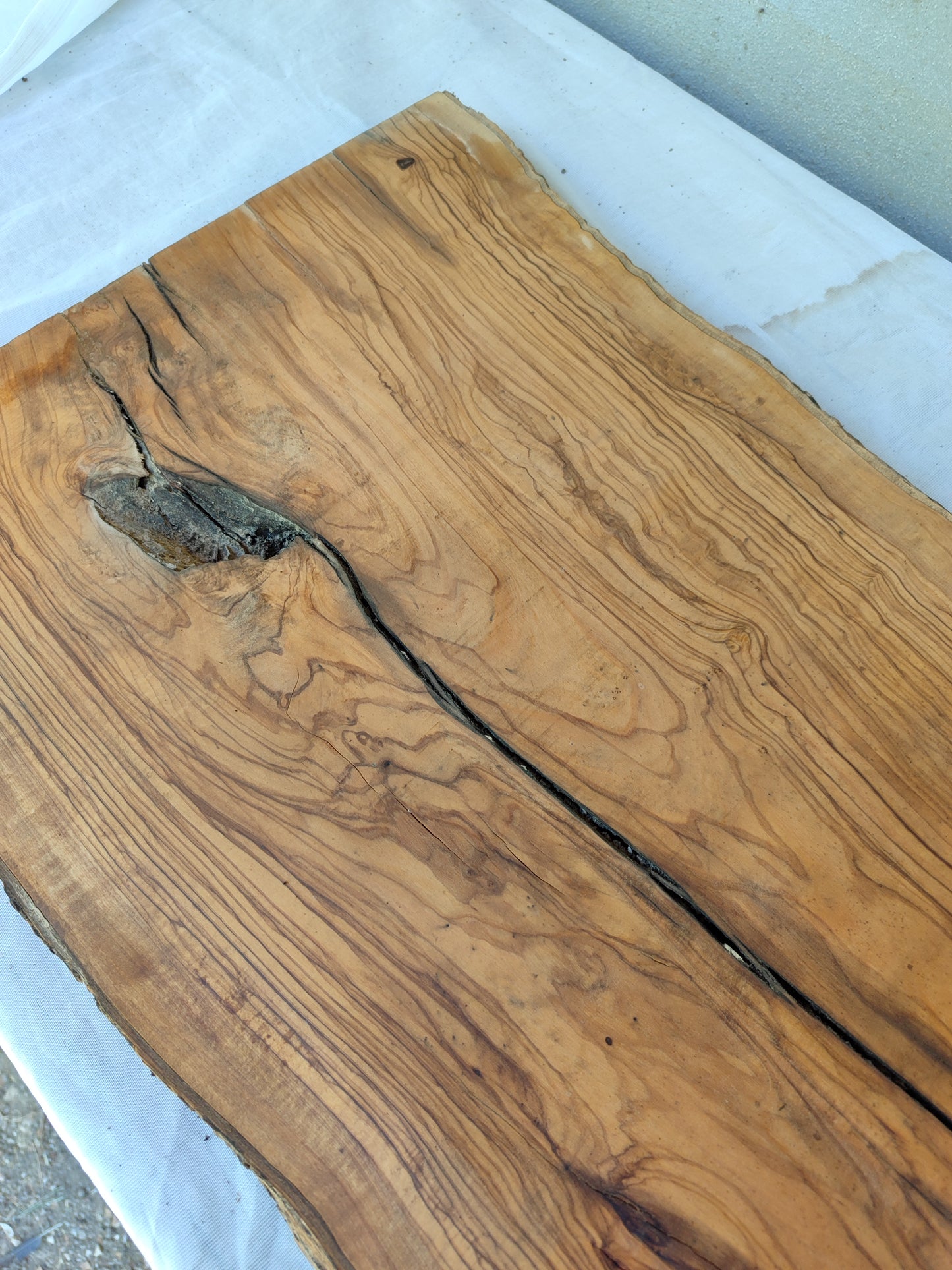 Rare Olive Wood Live Edge Slab – 31x78x3 cm, Unique Grain, Sustainable Luxury