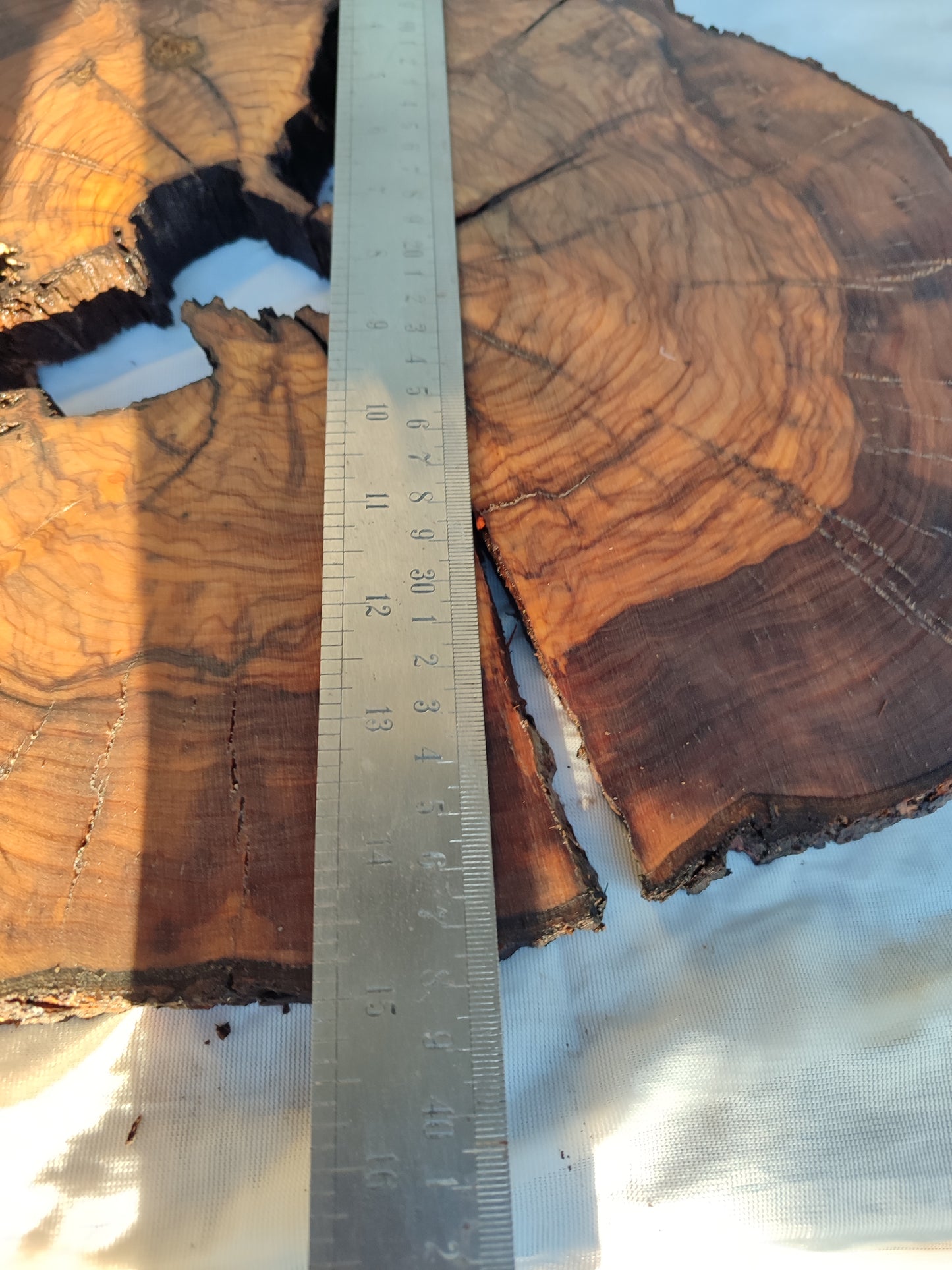 Rare Olive Wood Slab – Live Edge, Unique Grain, Sustainable Luxury for Epoxy & Artisan Crafts (37x37x2.5 cm)