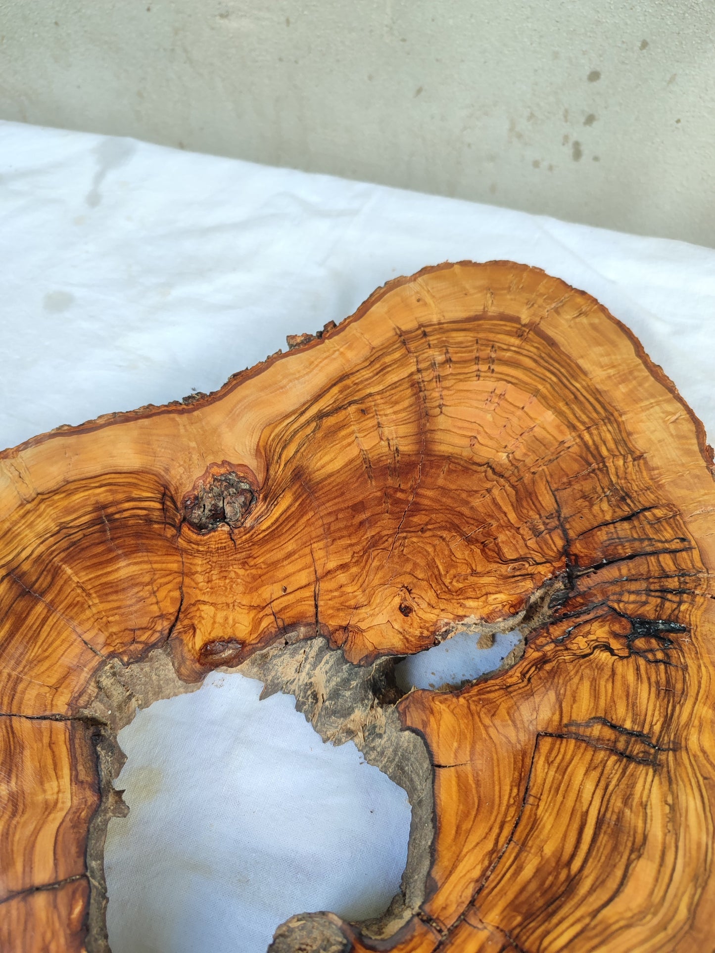 Rare Olive Wood Live Edge Slab – Premium Sustainable Luxury Unique Grain 29x39x3 cm - Olive Generic