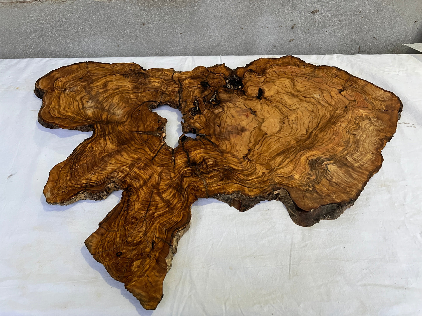 Rare Olive Wood Slab 43x66cm | Live Edge for Epoxy Resin & Coffee Table | Premium Dry Luthier Wood | Unique Grain Sustainable Luxury Art.