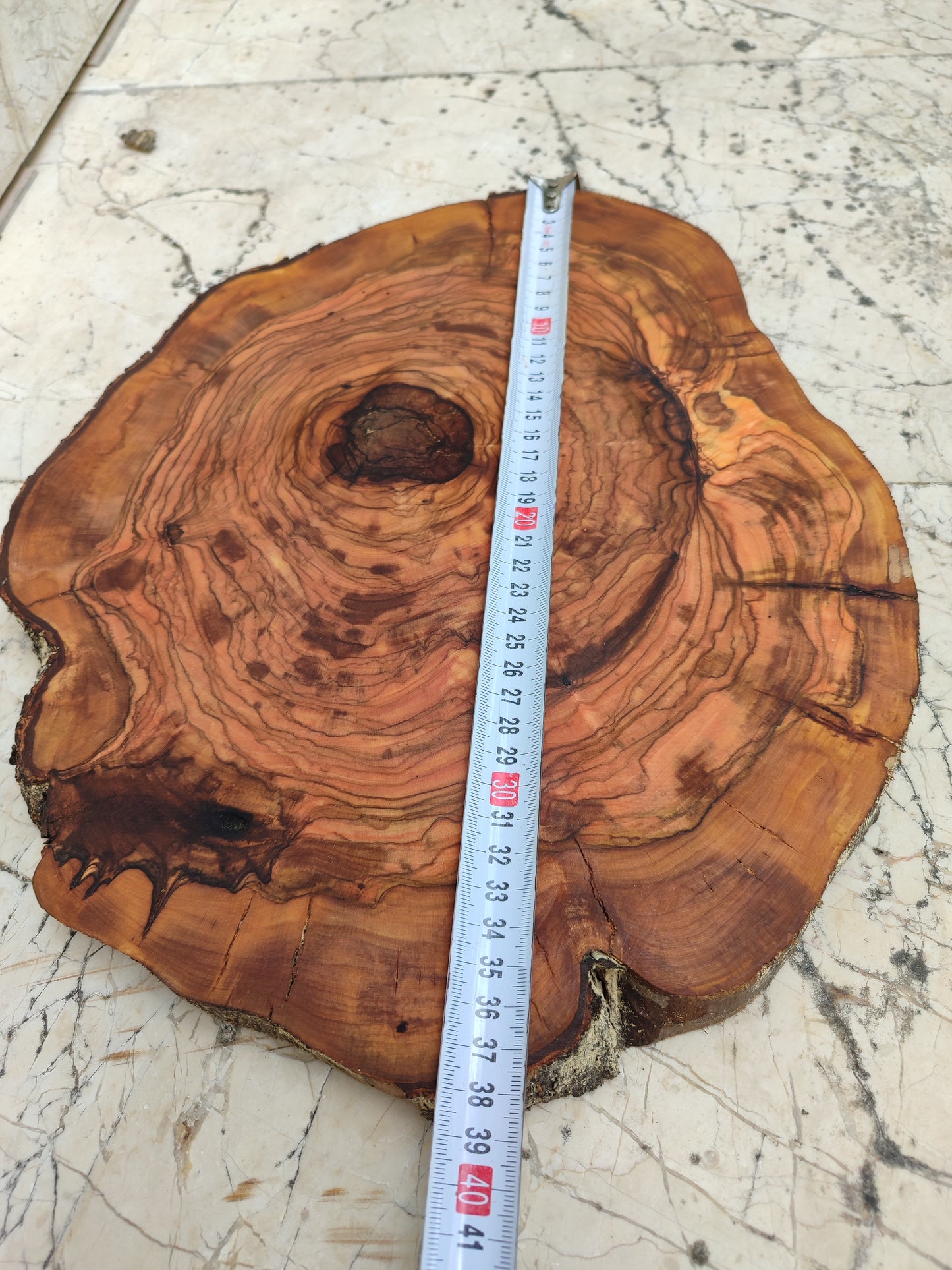 Rare Olive Wood Slab – Live Edge, Unique Grain, Sustainable Luxury – 32x38x2.5 cm