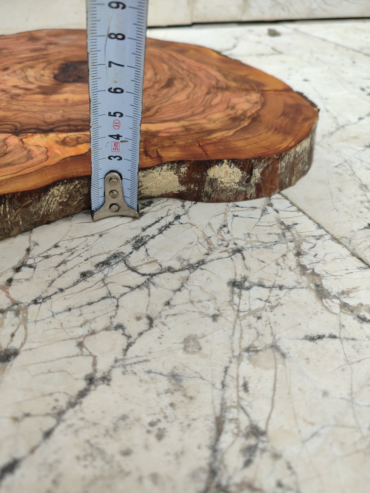 Rare Olive Wood Slab – Live Edge, Unique Grain, Sustainable Luxury – 32x38x2.5 cm