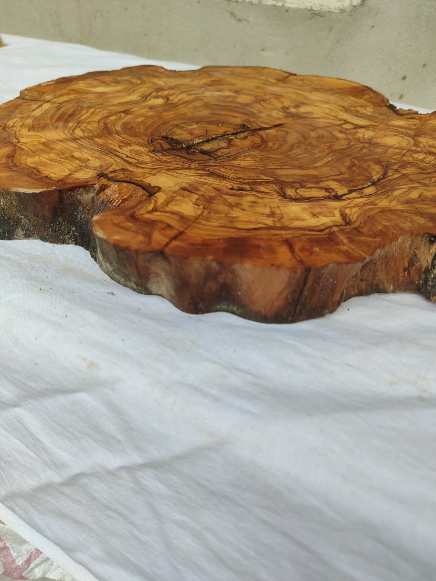 Rare Olive Wood Live Edge Slab – 39x44x3 cm Unique Grain Sustainable Luxury for Epoxy & Luxury Crafts - Olive Generic