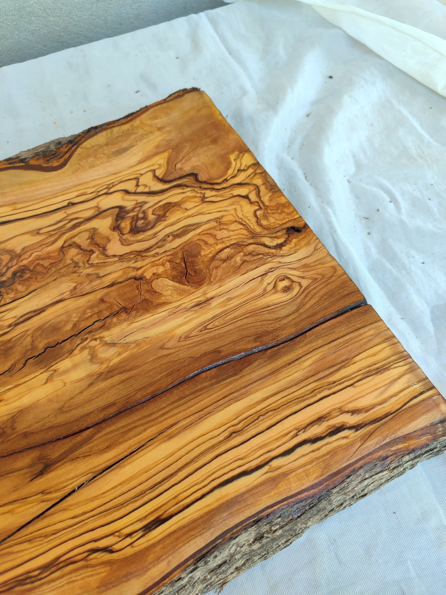 Rare Olive Wood Live Edge Slab – 28x80x3 cm – Unique Grain, Sustainable Luxury, Super Dry & Natural Luster for Epoxy, Table & Craft