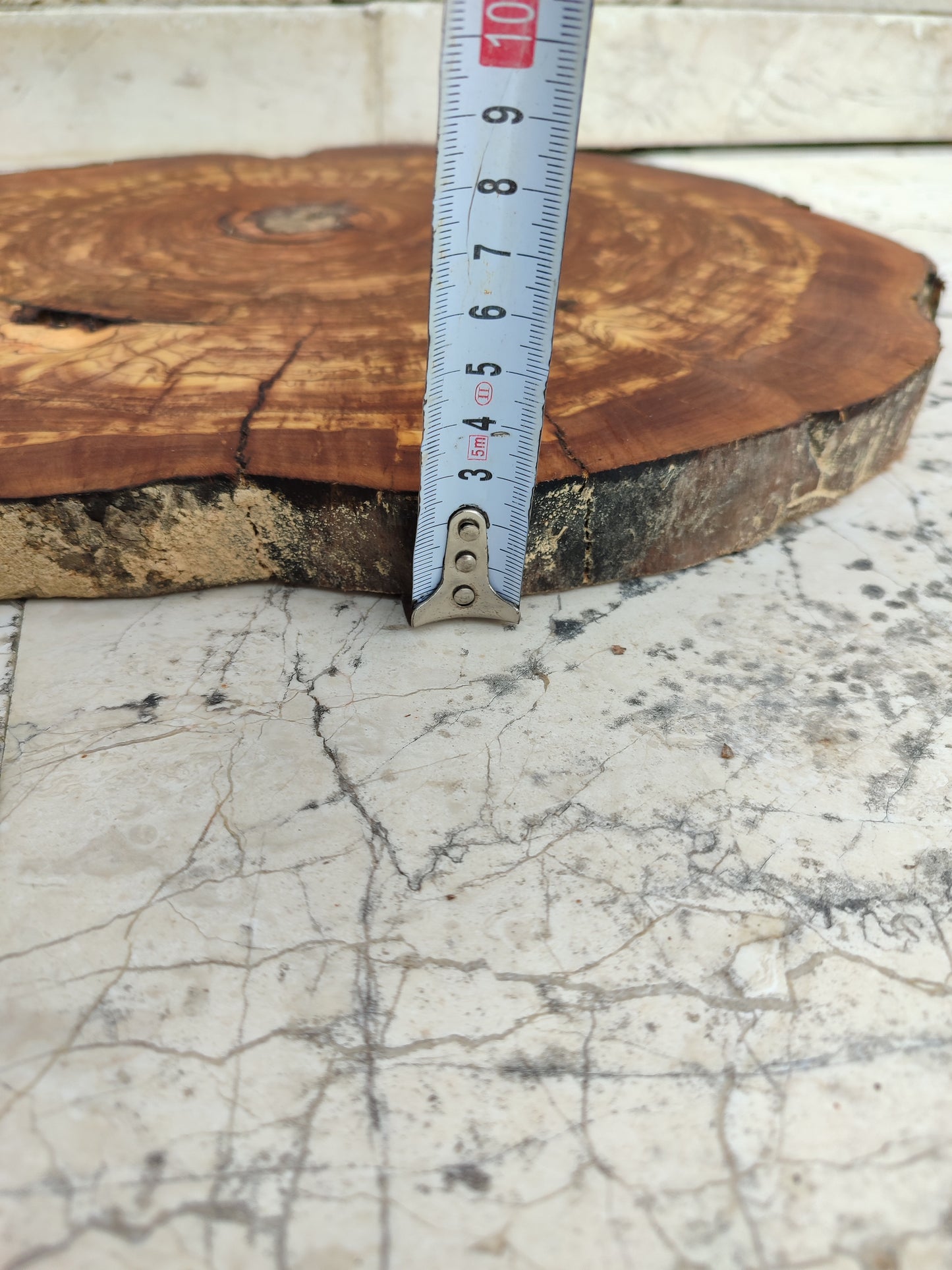 Rare Olive Wood Slab – Live Edge, Unique Grain, Sustainable Luxury – 33x39x2.5cm