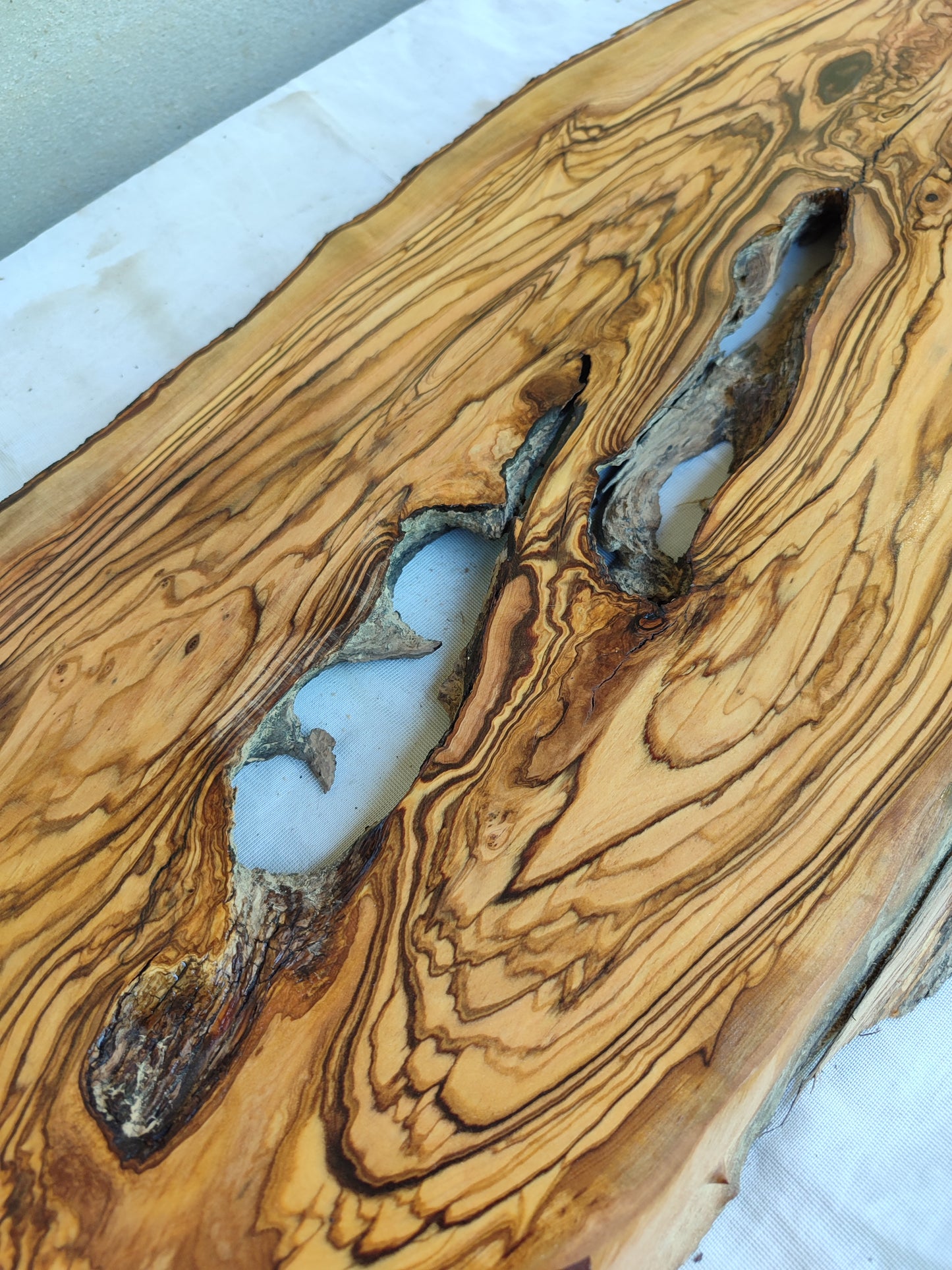 Rare Olive Wood Live Edge Slab – 28x80x3 cm – Unique Grain, Sustainable Luxury, Super Dry & Natural Luster for Epoxy, Table & Craft