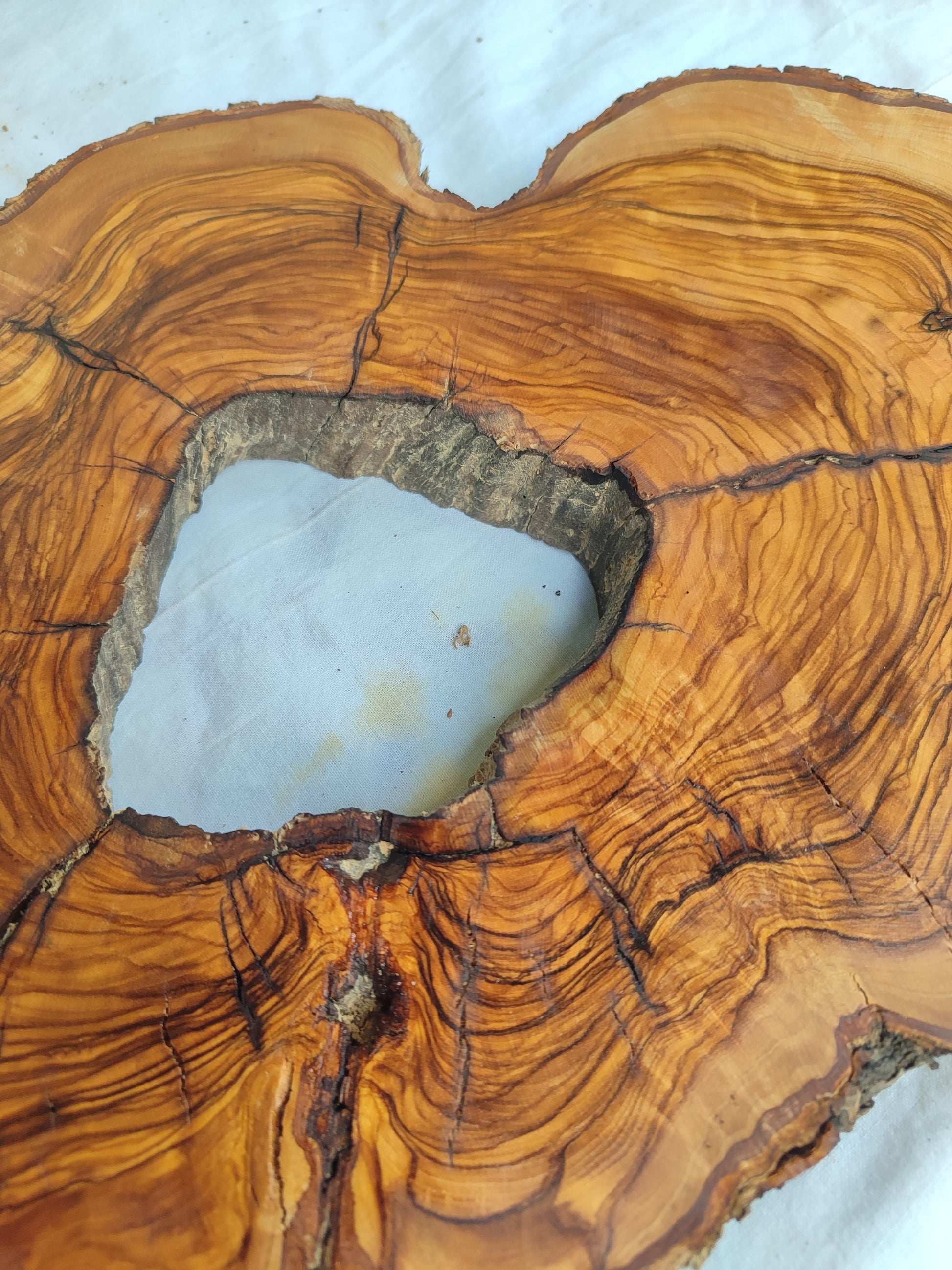 Premium Rare Olive Wood Live Edge Slab – Unique Grain Sustainable Luxury 27x38x3 cm - Olive Generic