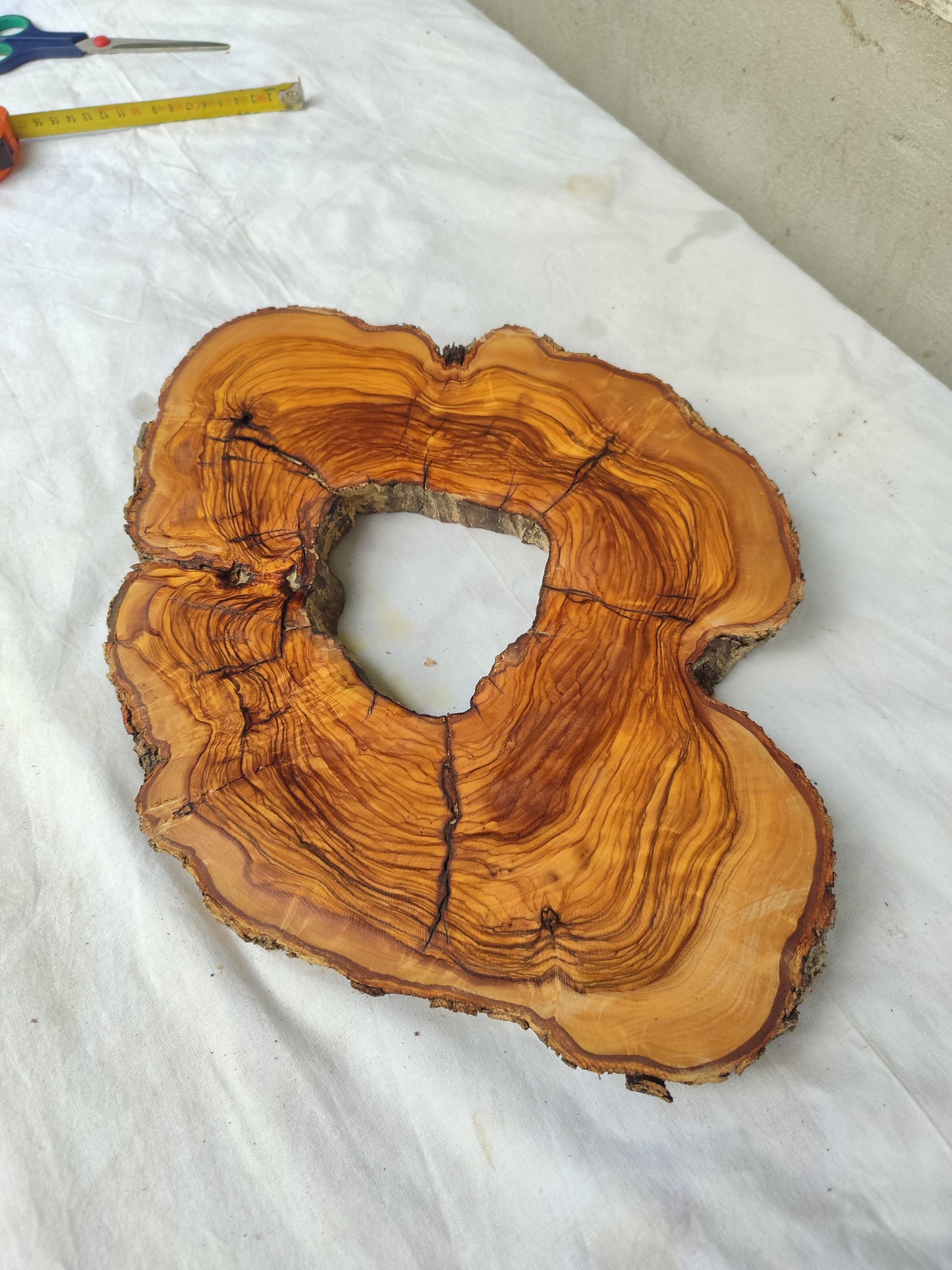 Premium Rare Olive Wood Live Edge Slab – Unique Grain Sustainable Luxury 27x38x3 cm - Olive Generic