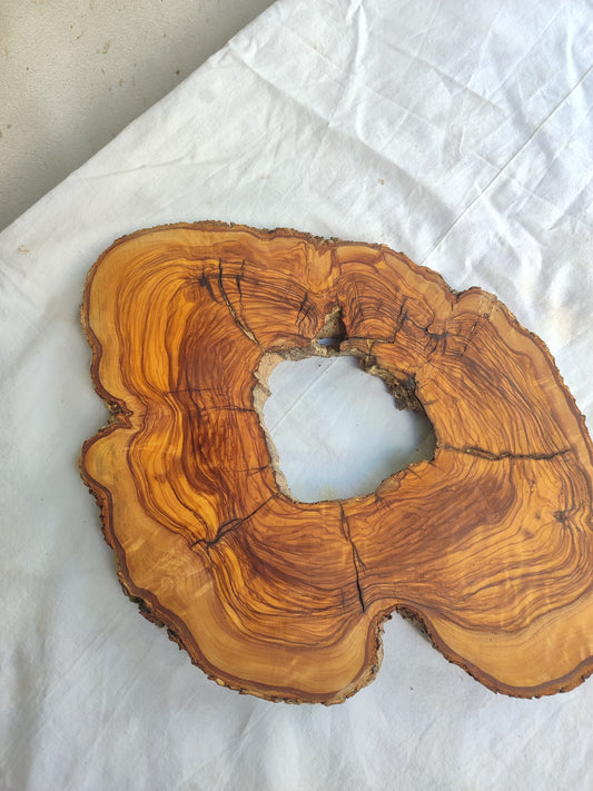 Rare Olive Wood Slab – Live Edge Unique Grain Sustainable Luxury – 27x38x2.5 cm - Olive Generic