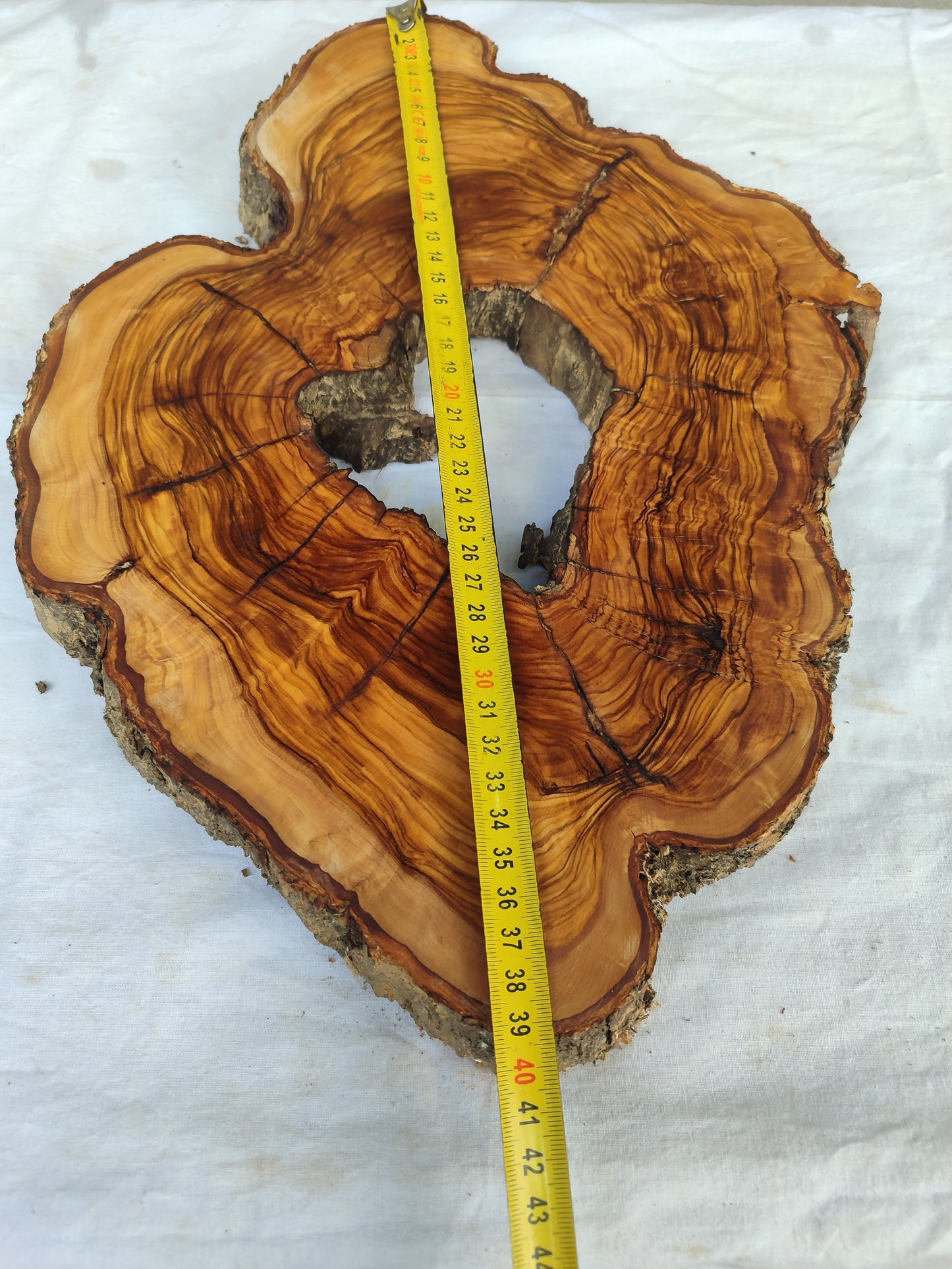 Rare Olive Wood Slab – Live Edge Unique Grain Sustainable Luxury – 27x40x3 cm - Olive Generic