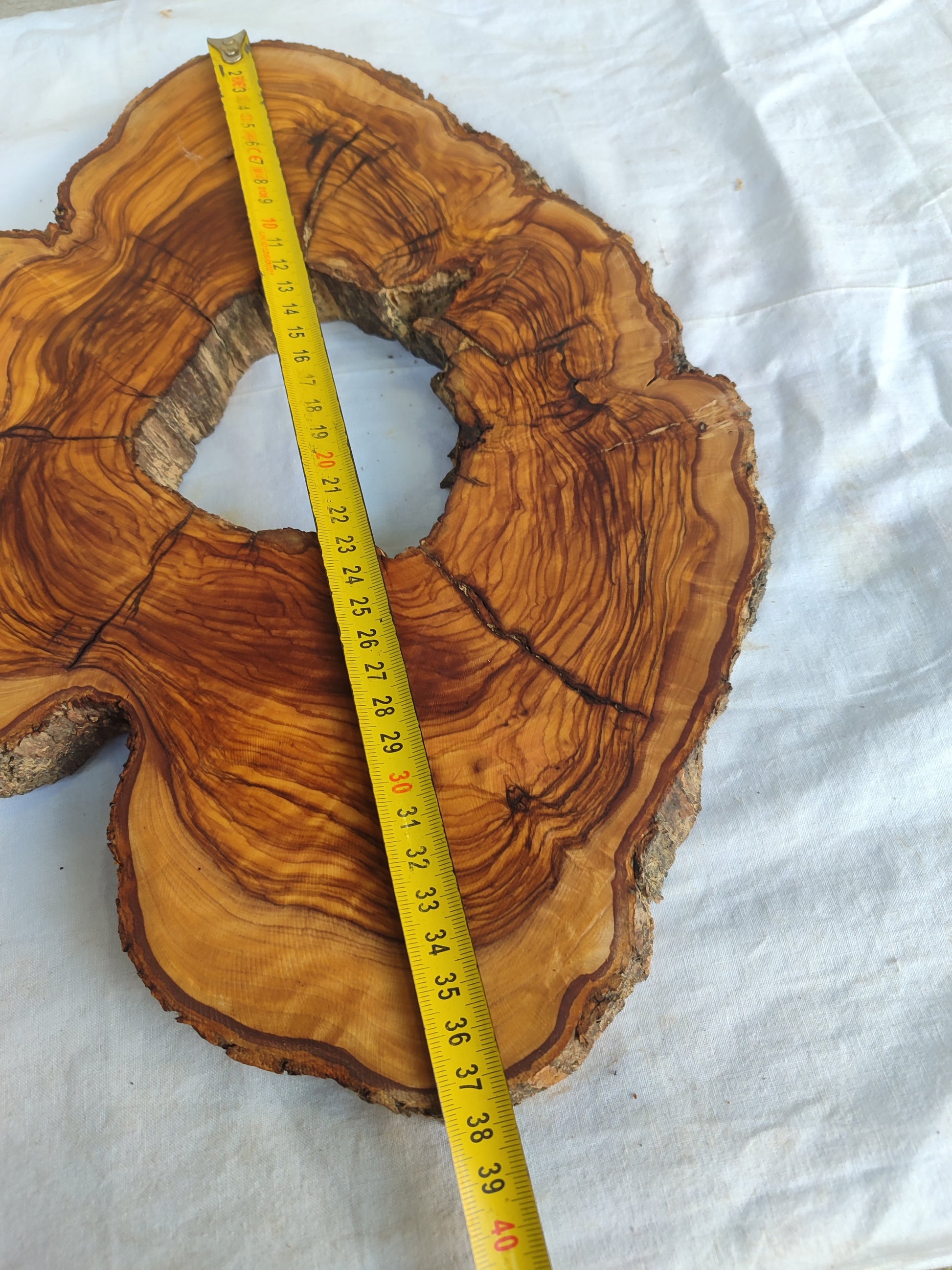 Rare Olive Wood Slab – Live Edge Unique Grain Sustainable Luxury – 27x38x2.5 cm - Olive Generic